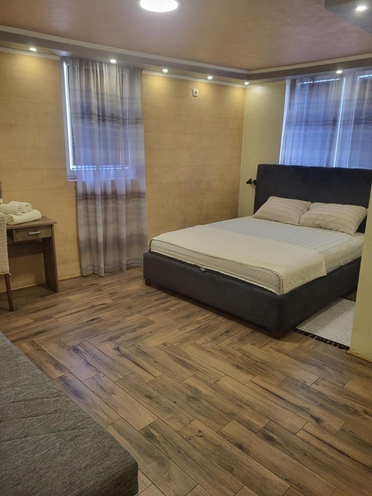 Prenociste Rooms Simke Subotica Esterno foto