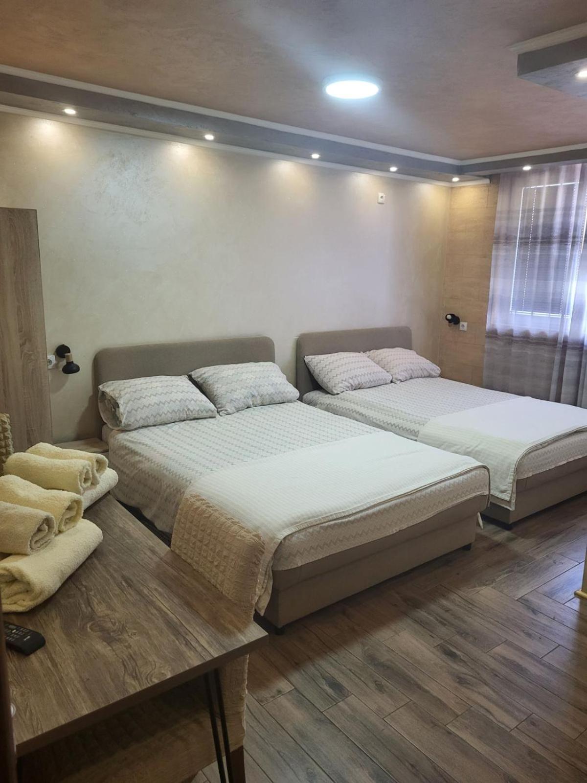 Prenociste Rooms Simke Subotica Esterno foto